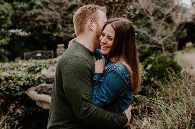 Delivering sneak peeks like this! 🥰 It's always about that in-between moments when you can't hold that serious look on your face 😂